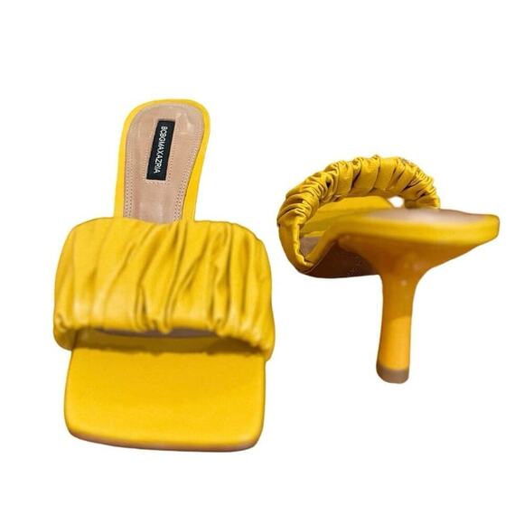 BCBGMaxAzria NWOB Dallas Scrunched Leather Sandal Heels In Tuscany Yellow Size 8 - Picture 3 of 6